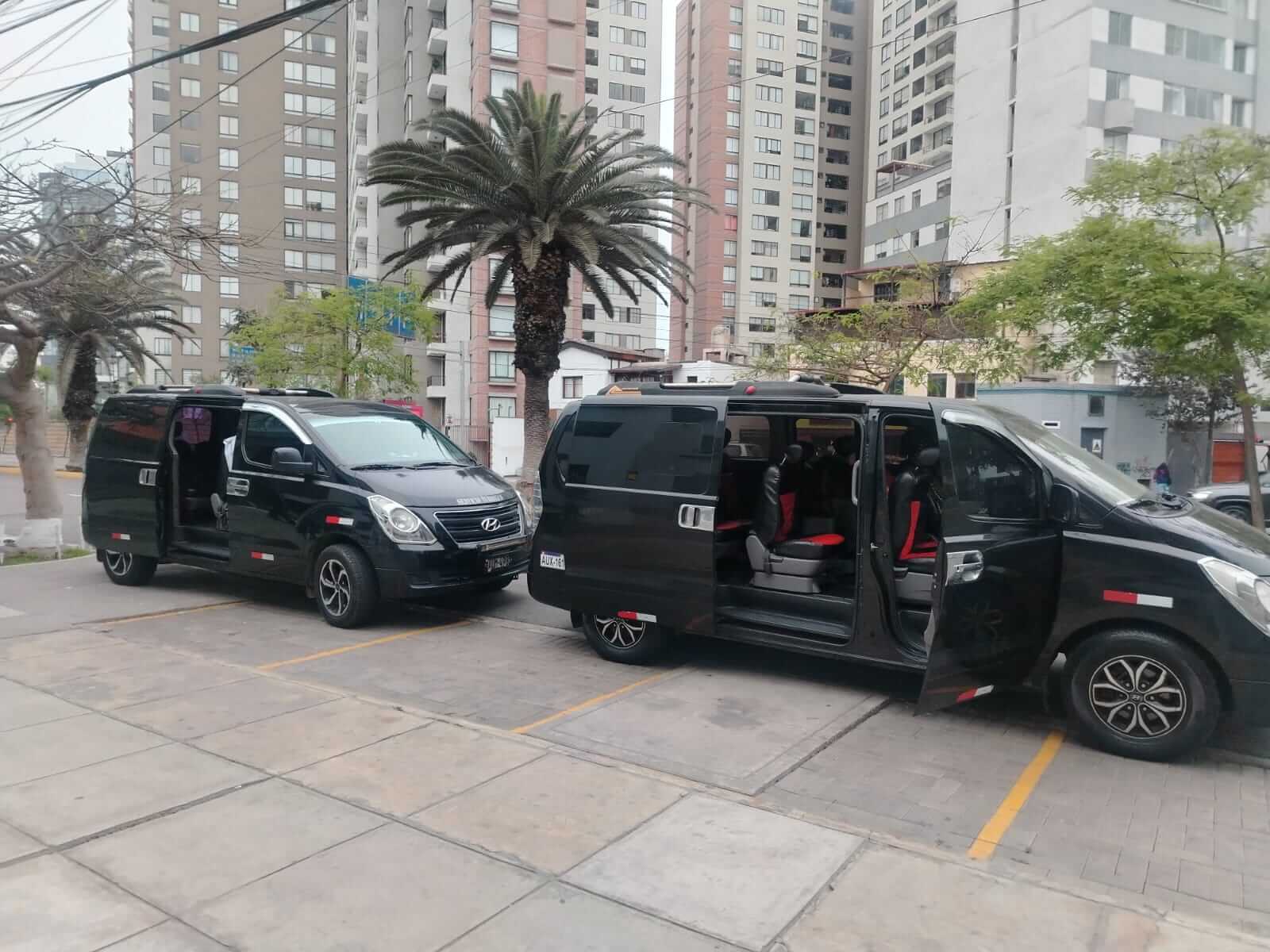Hyundai H1 full size van setup for 10 passengers with little to no luggage